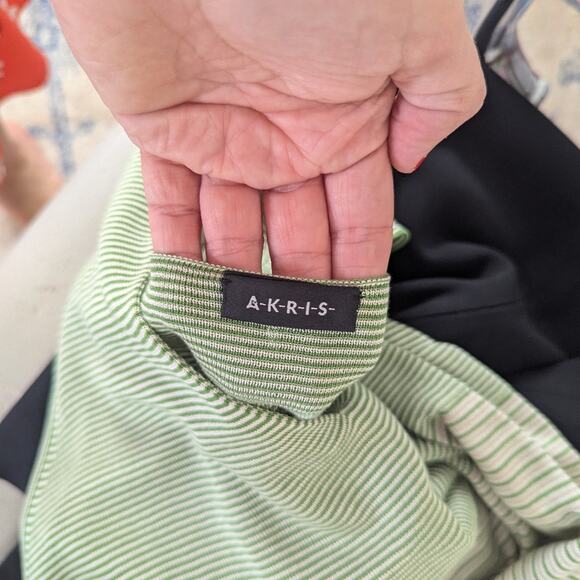 Women's Akris Green White Blouse Silk US 16 Vneck Sleeveless - Picture 6 of 6